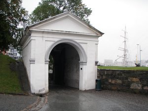 Arch to Bergenhus