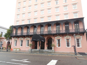 Famous hotel where Robert E. Lee stood a long time ago