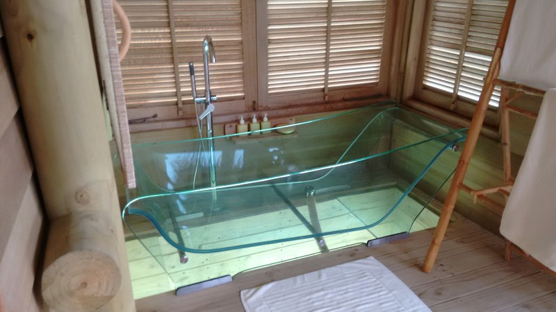 the glass bath 