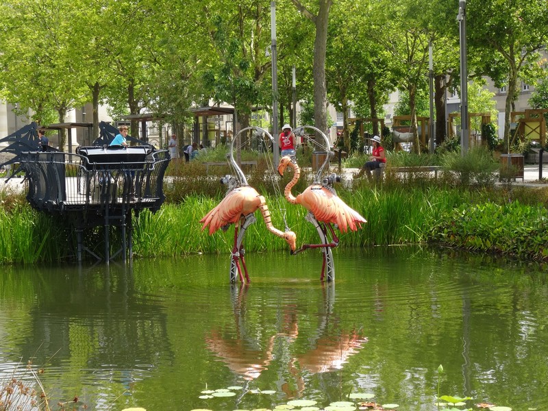factory built flamingos robin