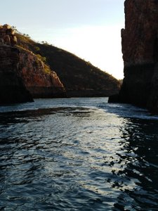 Horizontal Falls drop view from Middle Sea