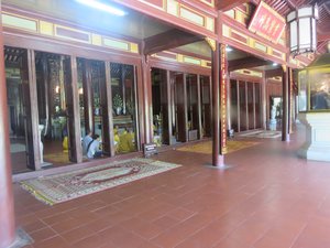 Morning prayers at Thien Mu Pagoda