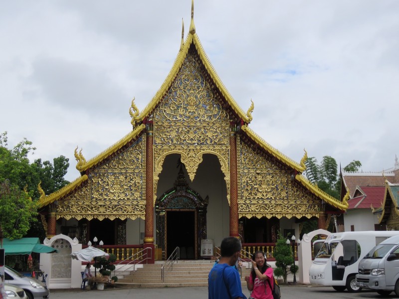 Wat Chiang Man meeting point for food tour