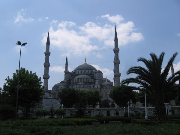 İstanbul's famous Blue Mosque in the evenıng 