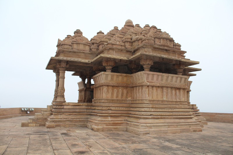 Saas-bahu temple