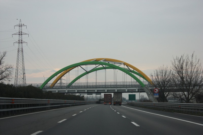 I liked the colours of the bridge.