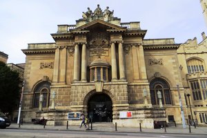  Bristol Museum & Art Gallery