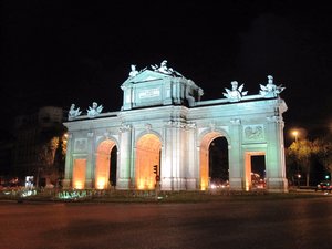 Madrid by Night, Puerta de Alcala 