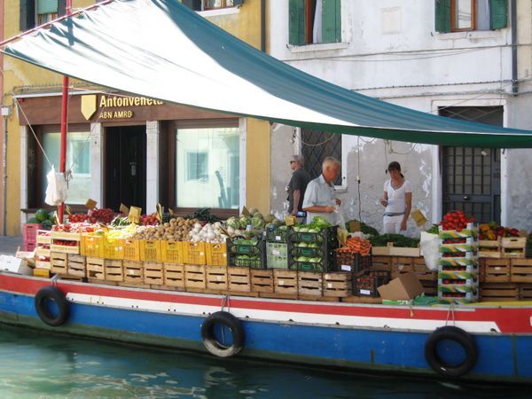 Fruit & Veg boat