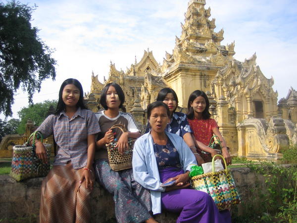 beautiful local girls, Maha Aungmye Bonzan, Inwa