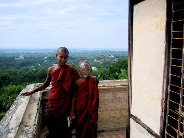 boys, monastary, Sagaing