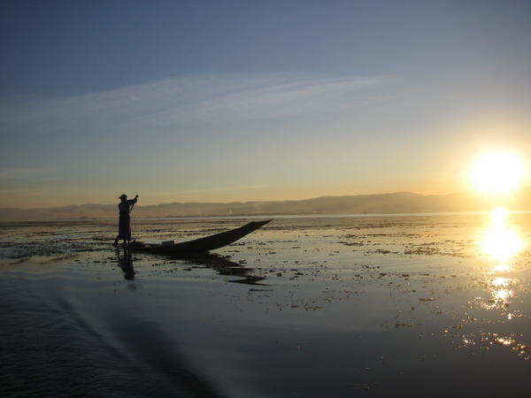 Intha fisherman, sunset
