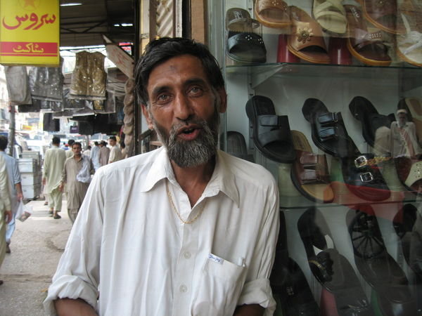 Aurangzeb, Peshawar