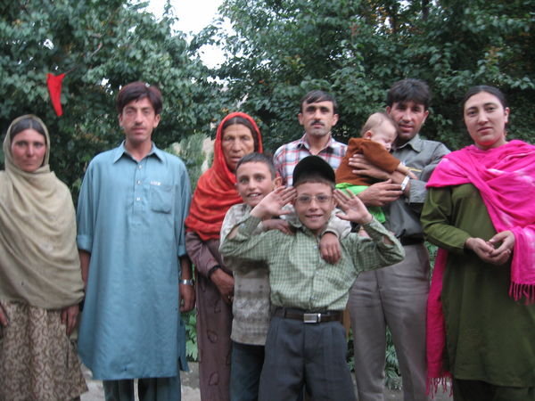 Bulbul and family, Phandar