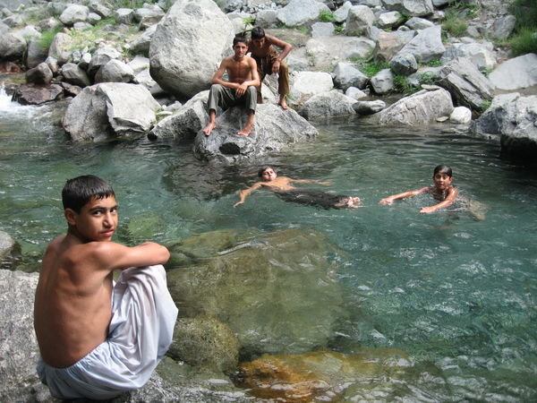boys at the river pool, Kargah