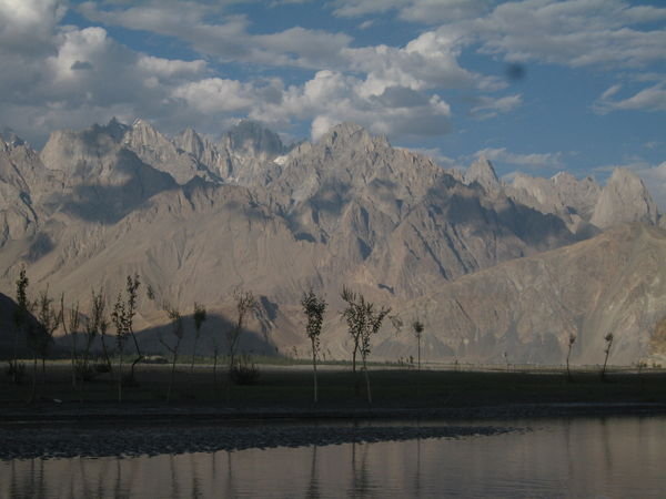 Karakoram across the Syoke