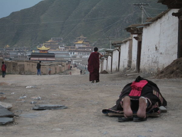 devout pilgrim, Xiahe
