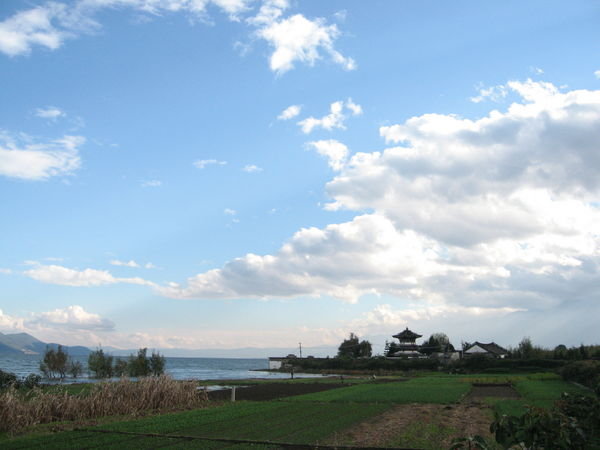 Jingui Si, Erhai Lake