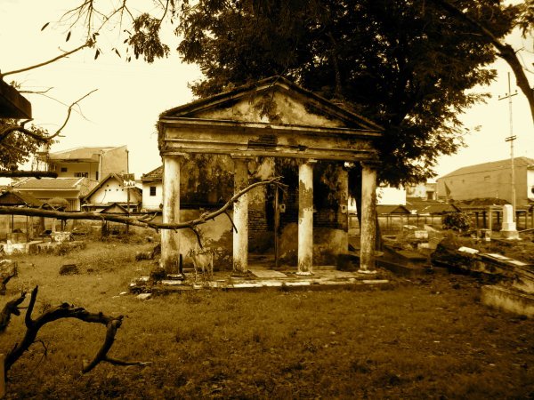 Peneleh Dutch Cemetery