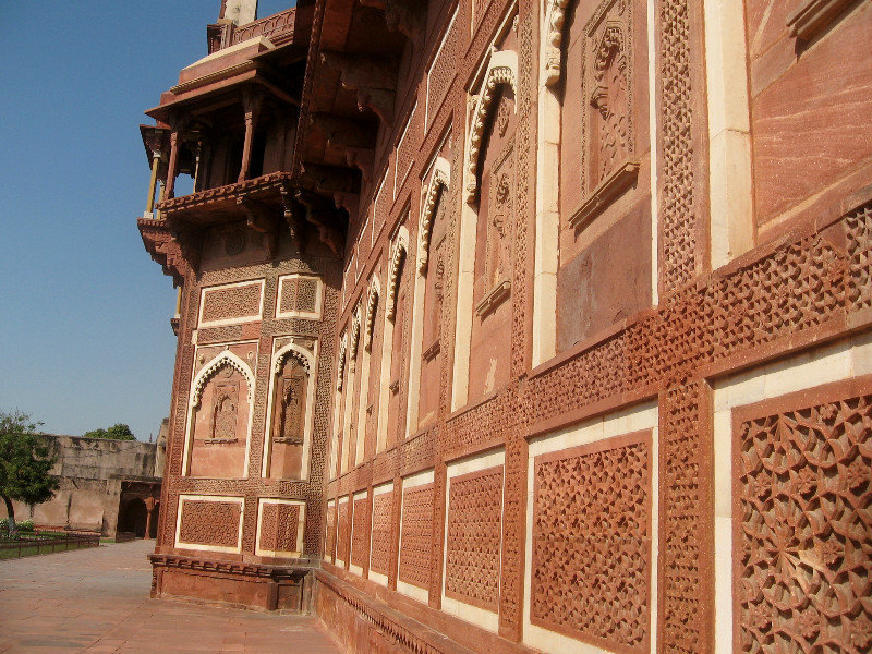 Awesome Artistry at Agra Fort