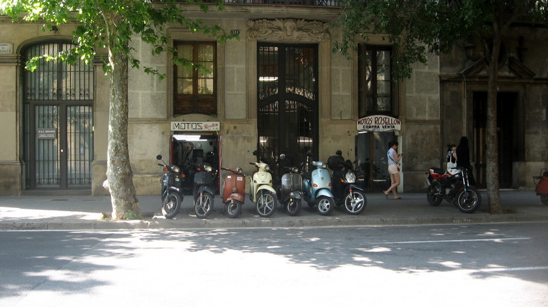 Mopeds, Barcelona
