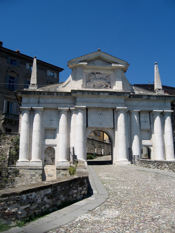 San Giacomo Gate: Entrance to Upper City Bergamo