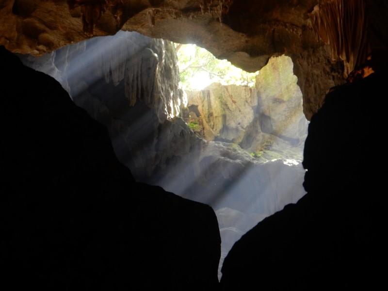 Höhle in der Halong Bay