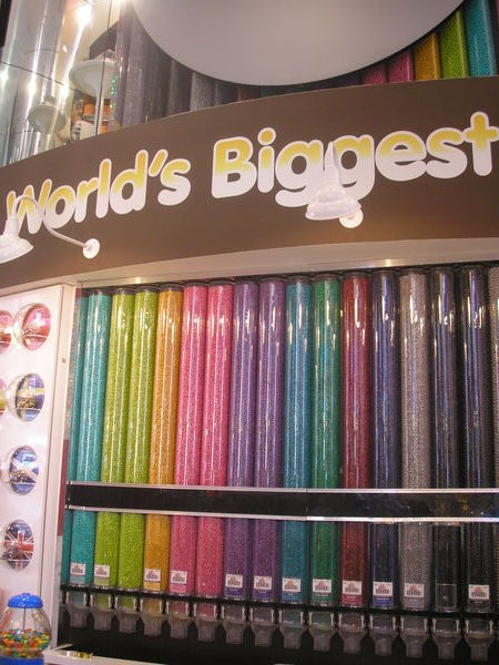 The World´s Biggest Wall Of Choccy!!