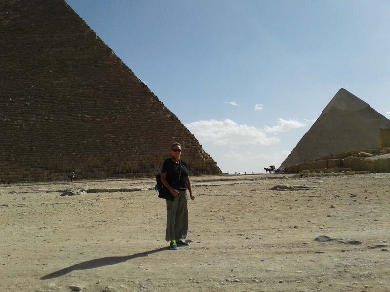 Illustrating the enormous size of these pyramids....  