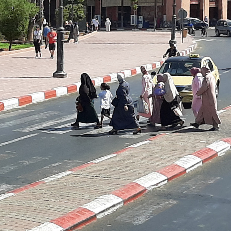 pedestrian crossing in Marrakesch