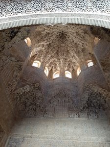 Hall of the Abencerrajes -'muqarna' decoration produced a stalactite honeycomb effect