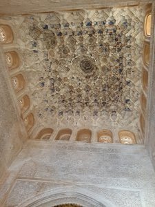 Skilful three dimensional effects of the stucco ceilings at the Nasrid palaces
