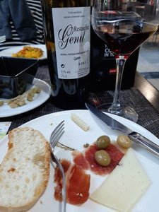 Granada tapas and red wine