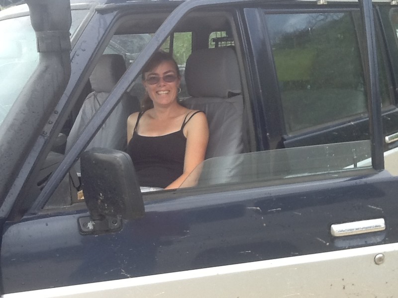 Karen chill axing in the Nissan patrol