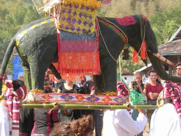 Elephant Tribute (Hongsa)