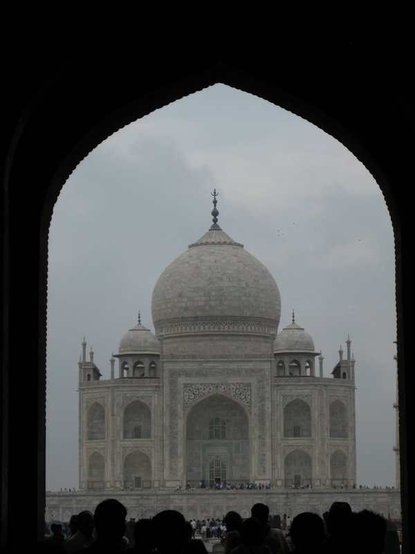 First Glimpse of the Taj