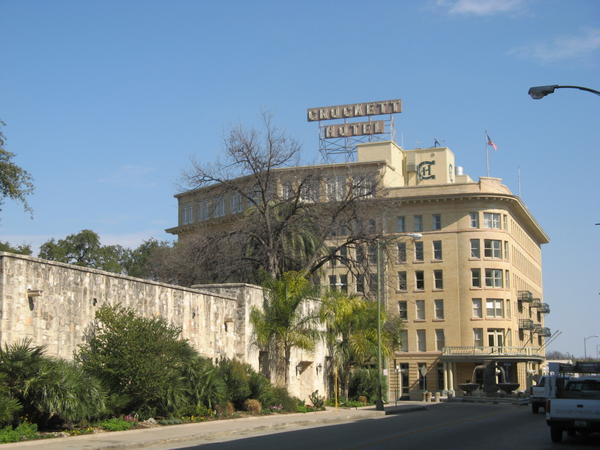 Crockett Hotel