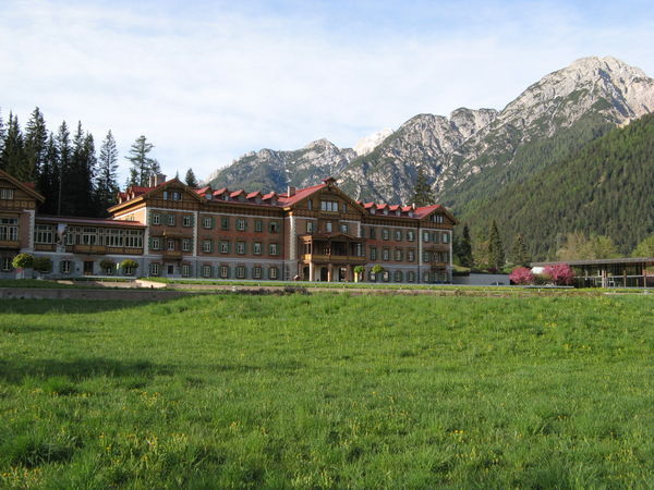 Dolomite Hostel - Exterior View