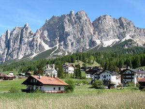 dolomites italy dolomite