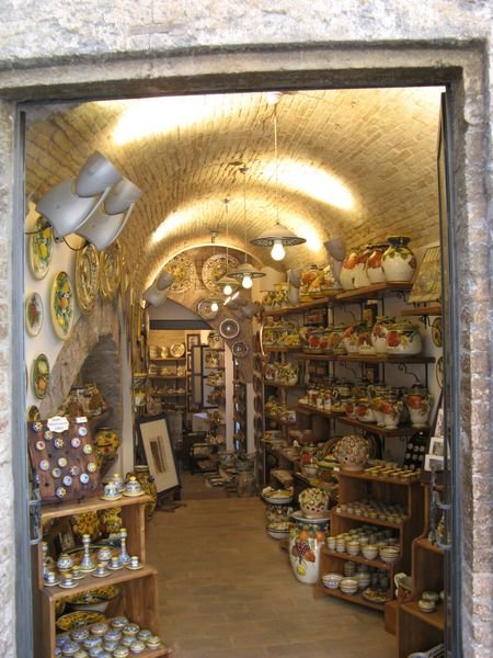 Assisi Store