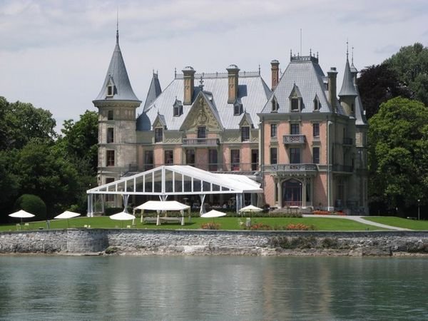 A Mansion on A Lake Near Interlaken