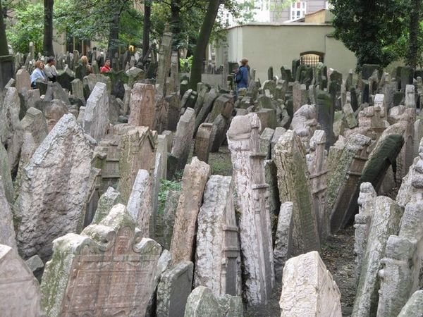Old Jewish Cemetery in Josefov