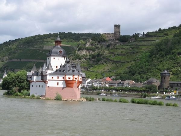 A castle in the middle of the Rhine?