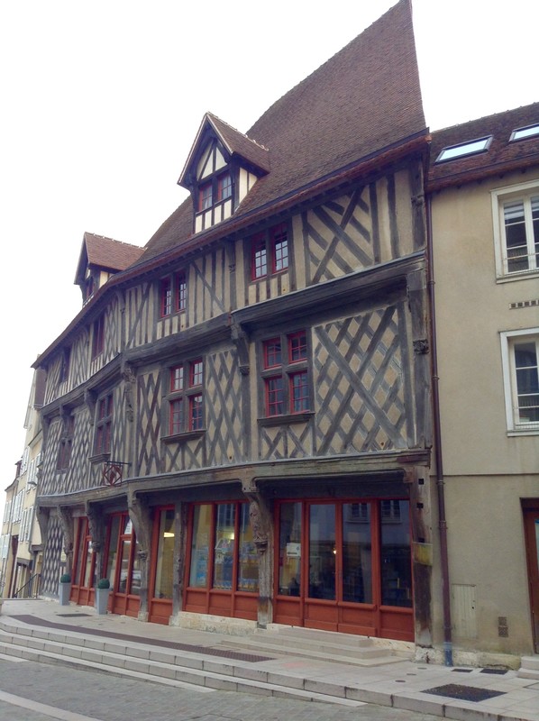 La maison du saumon, le plus vieux bâtiment de Chartres 