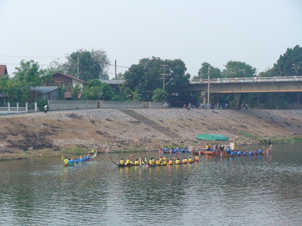 boat racing on the Nan river