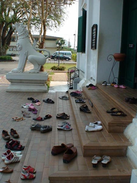 no shoes allowed in the Nan National Museum