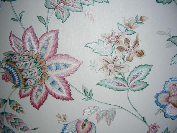 the embroidered wallpaper of the mansion