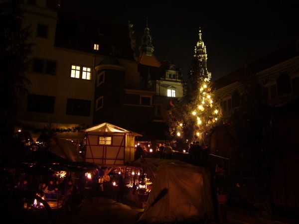 Old Advent Market