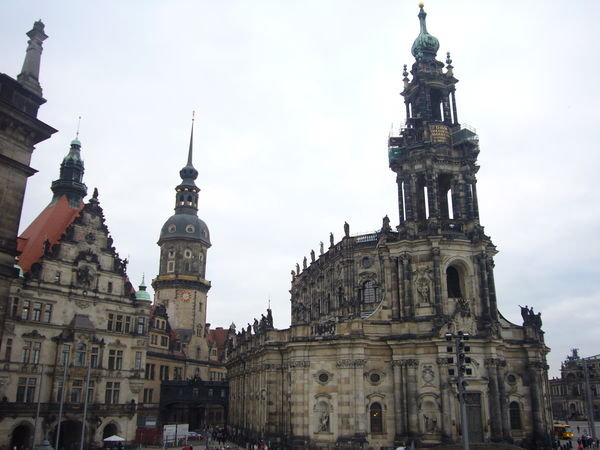 Residence and Hofkirche, daytime