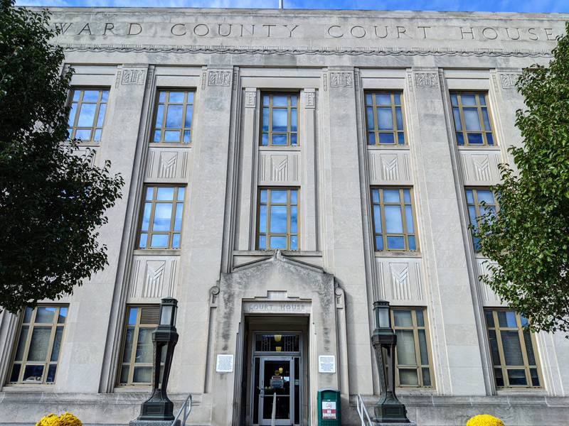 Howard County Courthouse in Kokomo - Art Deco